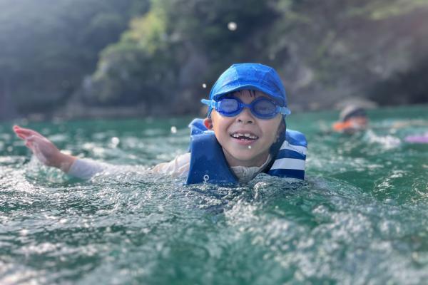 水との暮らし【森が磨いた水に、思い切り飛び込む】